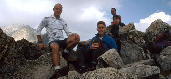 Al cim del pic Russell (3207m) amb el pic d'Aneto al fons